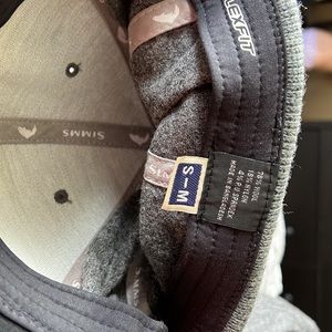 Simms Winter Wool Cap w/snap ear covers. Size S/M